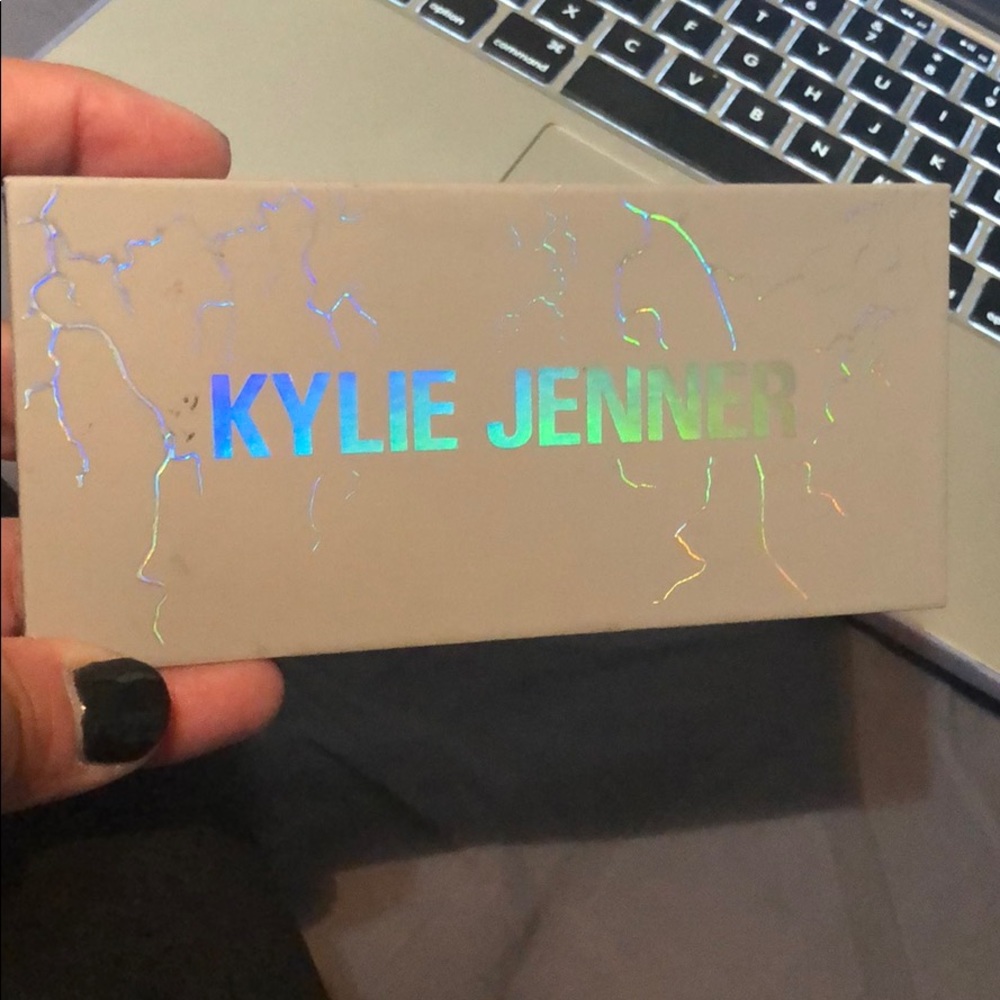 Kylie Cosmetics Eye of the Storm palette